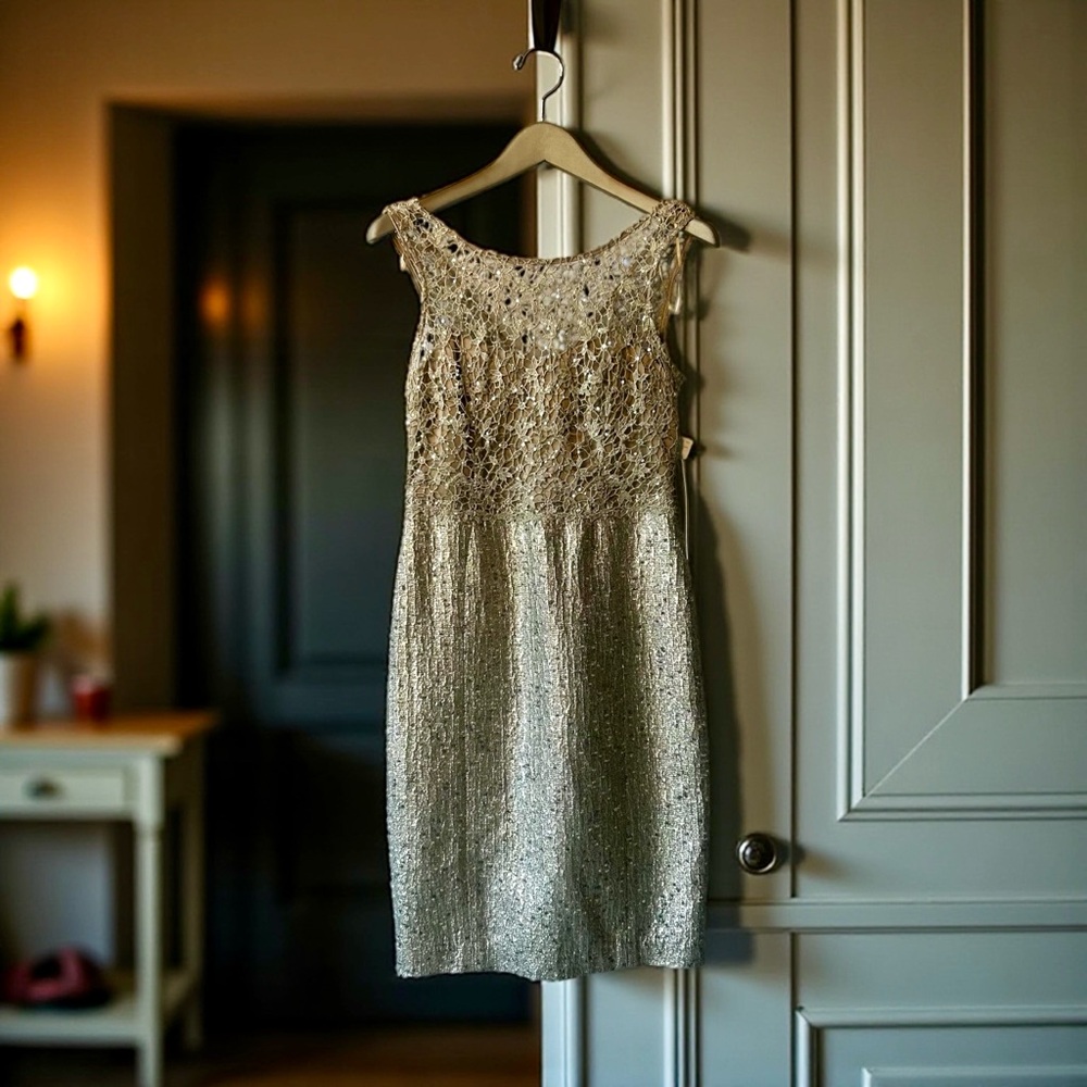 Kay Unger Metallic Lace Sequin Midi Dress Silver Size 4